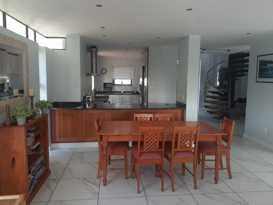 To Let 3 Bedroom Property for Rent in Arabella Western Cape